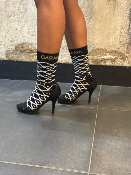 Chaussettes noires et blanches