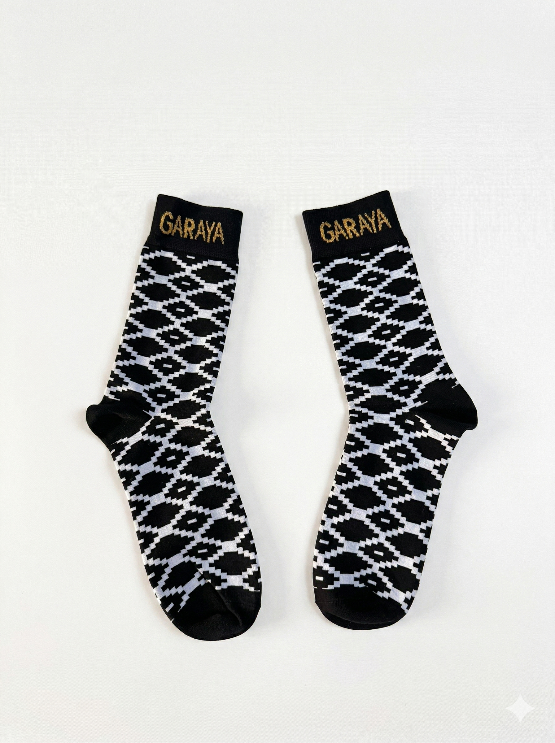 Chaussettes noires et blanches